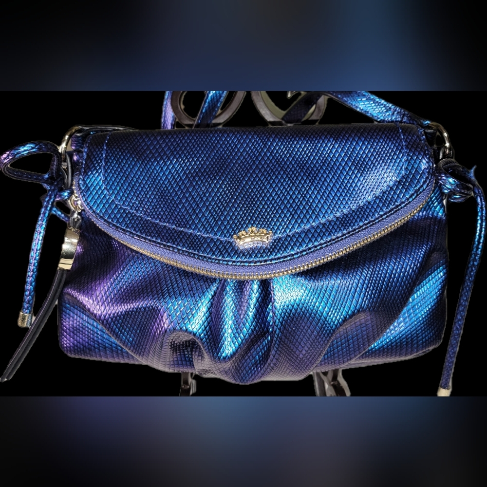 JUICY COUTURE Blue  Purple Iridescent Crossbody Vitange 9.5"W × 7"L NEW.
